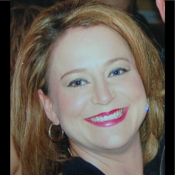 Meet your Posher, Jennifer - Picture 1 of 2